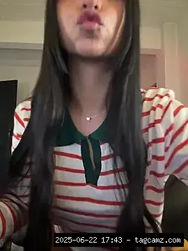 stripchat aly_golden_