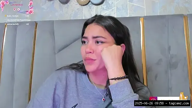 stripchat kimdevinne