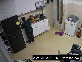 camsoda voyeurcam-jb-kitchen-1