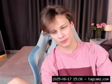 chaturbate lilteddyboy